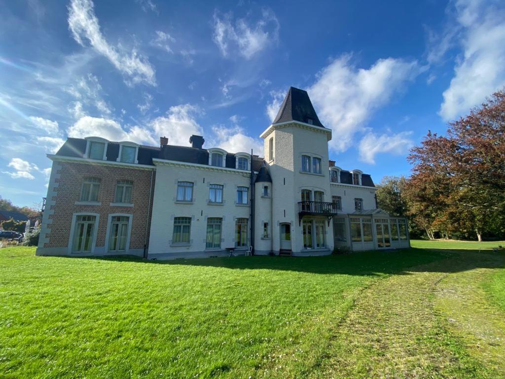 La Chambre Et Le Studio Du Chateau Du Golf De Bernalmont Luik Buitenkant foto
