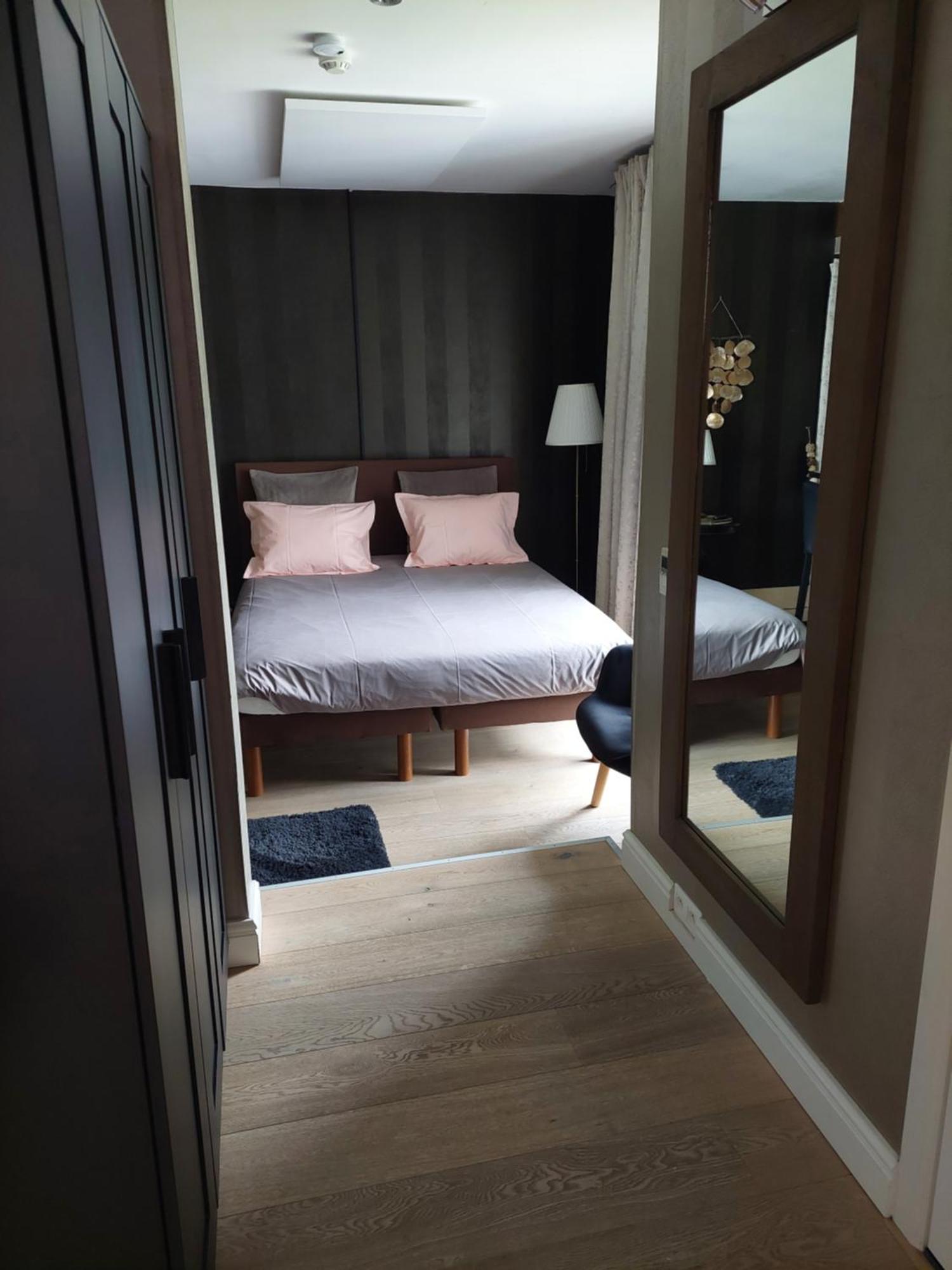 La Chambre Et Le Studio Du Chateau Du Golf De Bernalmont Luik Kamer foto